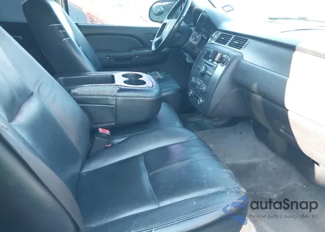 2007 Chevrolet Suburban 1500 Ls из США, поврежденный, VIN 3GNFC16087G113822